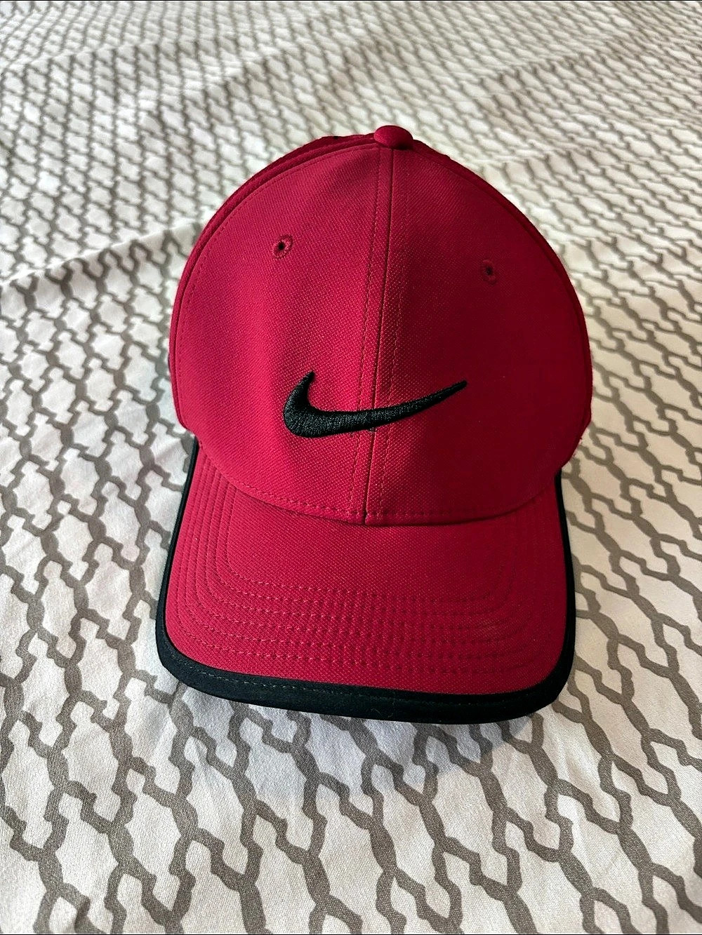 Nike Dri-FIT Swoosh Perforated Cap Red & Black